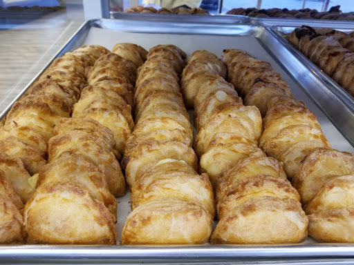 Shopping Mall «Hillcrest Shopping Center», reviews and photos, 1701 N Larkin Ave, Crest Hill, IL 60403, USA