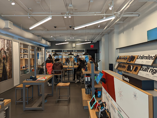 Cell Phone Store «Verizon», reviews and photos, 265 Sunrise Hwy, Rockville Centre, NY 11570, USA