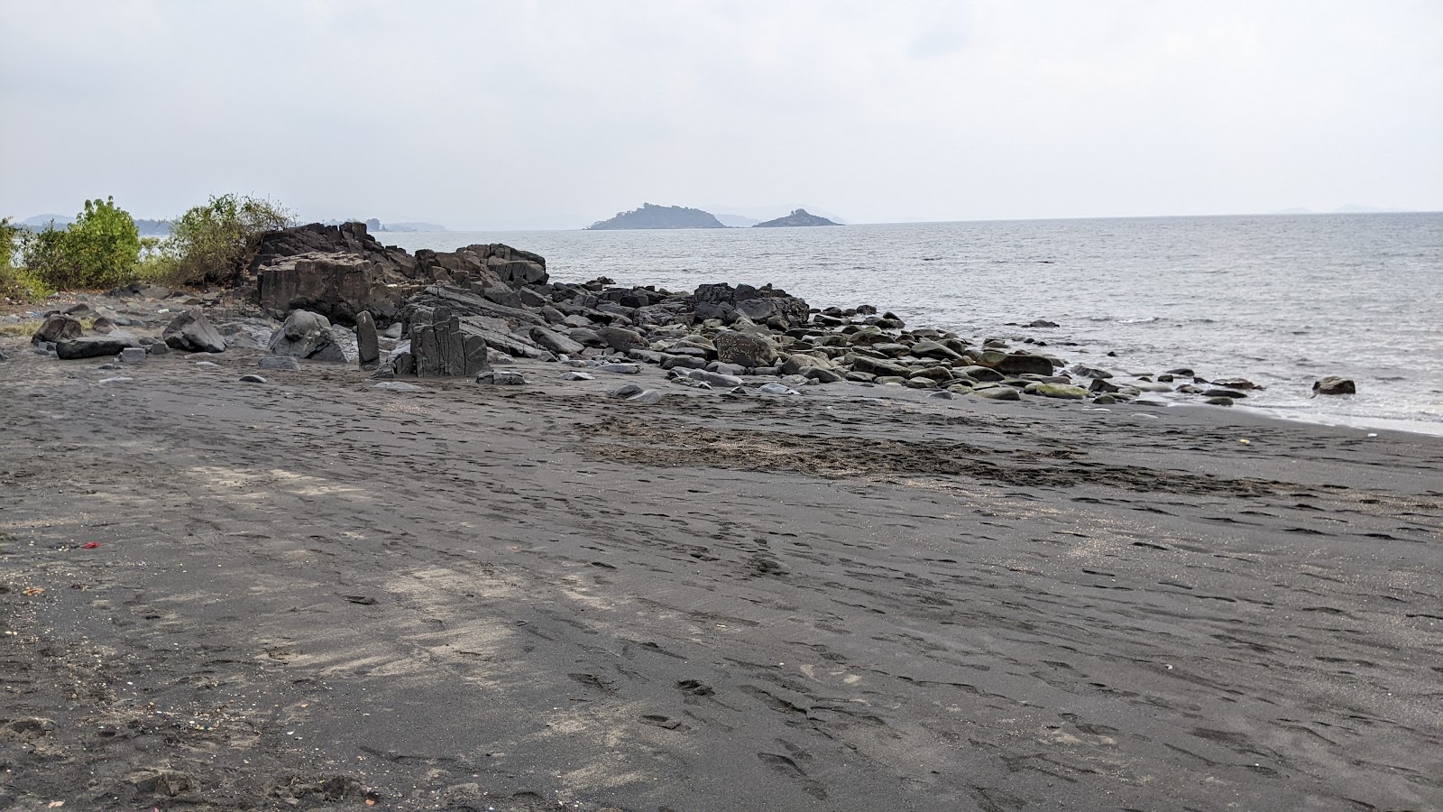 Foto van Tilmati Beach gelegen in een natuurlijk gebied