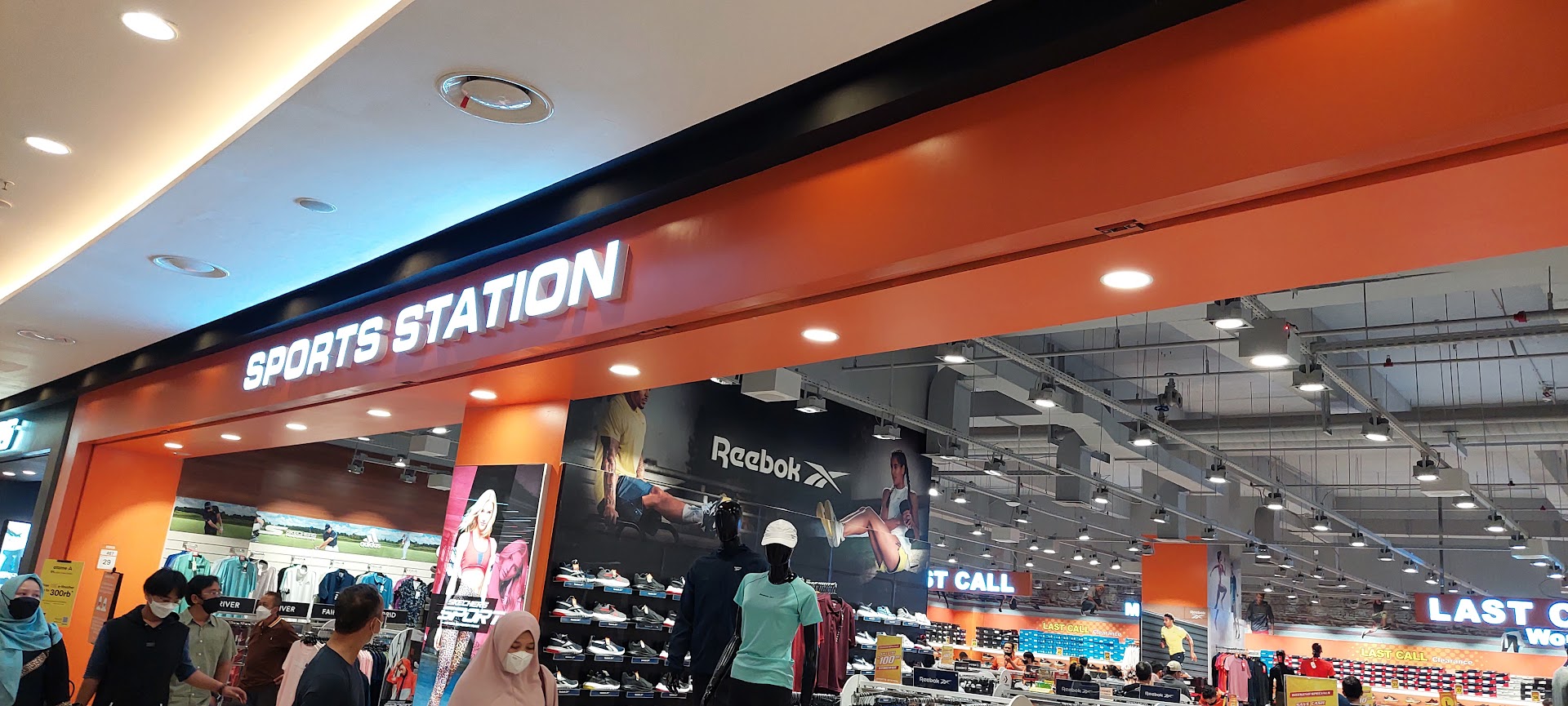 Sports Station Belanova Country Mall Photo