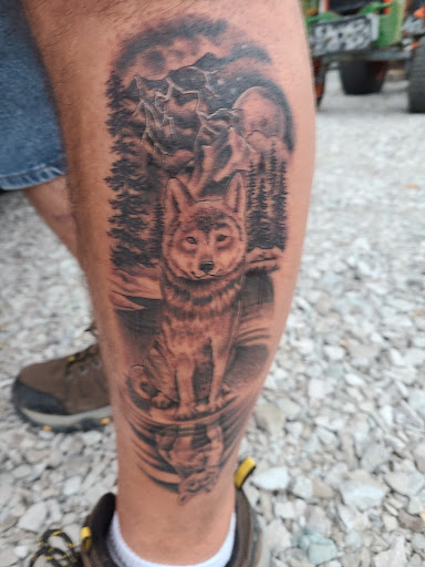 Artist «Epic Ink Tattoo and Piercing», reviews and photos, 435 S Buchanan St, Edwardsville, IL 62025, USA