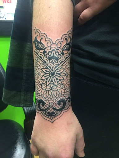 Tattoo Shop «Mr Tattoo», reviews and photos, Mr Tattoo, 673 High St, Burlington, NJ 08016, USA