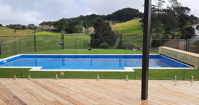 Penguin Pools Tauranga - Construction company