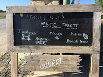 Photos du propriétaire du Restaurant La Cabane Oceane : Nº9 Le Bar à Huîtres et La Boutique à La Flotte - n°12