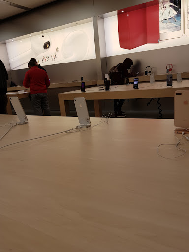 Computer Store «Apple Reston», reviews and photos, 11949 Market St, Reston, VA 20190, USA