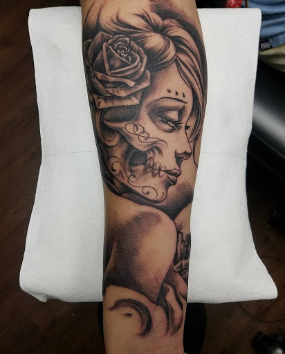 Tattoo Shop «GYPSY Soul», reviews and photos, 118 W Yosemite Ave, Manteca, CA 95337, USA