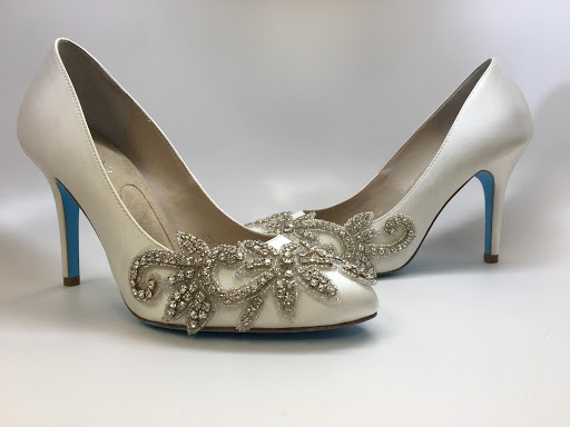 Shoe Store «Signature Shoes», reviews and photos, 271 Westwood Ave, Westwood, NJ 07675, USA