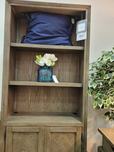 Furniture Store «Value City Furniture», reviews and photos, 3355 Mall Loop Dr, Joliet, IL 60431, USA