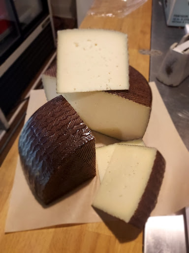 Wine Store «Blackbird Wine Shop», reviews and photos, 4323 NE Fremont St, Portland, OR 97213, USA