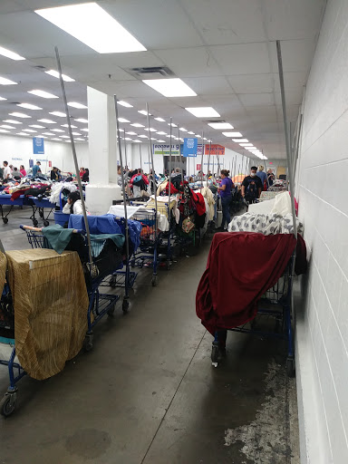 Thrift Store «Goodwill Clearance Outlet, Donation Center & Career Center», reviews and photos, 515 N 51st Ave, Phoenix, AZ 85043, USA