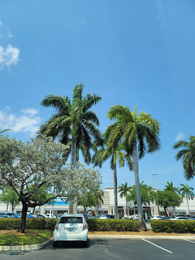 Shopping Mall «Northridge Shopping Center», reviews and photos, 891 E Commercial Blvd, Oakland Park, FL 33334, USA