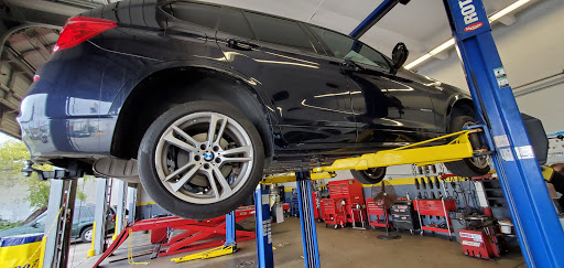 Tire Shop «Goodyear Auto Service Center», reviews and photos, 3690 Bird Rd, Coral Gables, FL 33133, USA