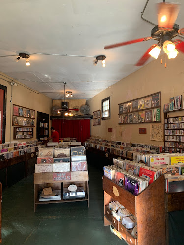 Reviews of Domino Sound Record Shack in New Orleans - Musical store