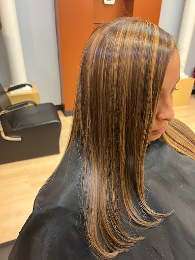 Beauty Salon «Style Dominican Hair Salon», reviews and photos, 4447 Crain Hwy, White Plains, MD 20695, USA