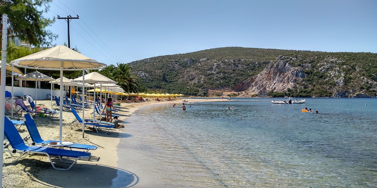 Foto von Porto Koufo beach mit beiger sand Oberfläche