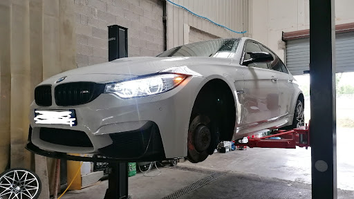 Photo 2 - Garage Des Trois becs Comba Jean marc