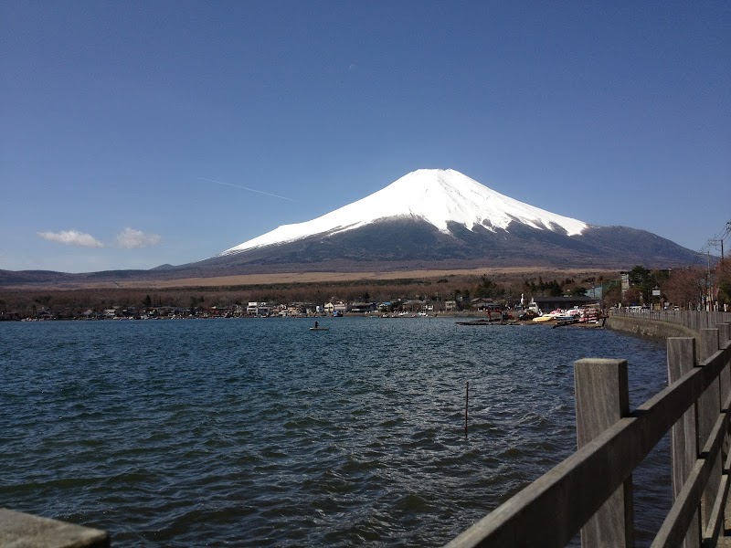 富士急 山中湖畔別荘地セールスオフィス