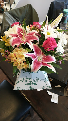 Florist «Ardmore Florist», reviews and photos, 313 Ardmore Ave, Villa Park, IL 60181, USA