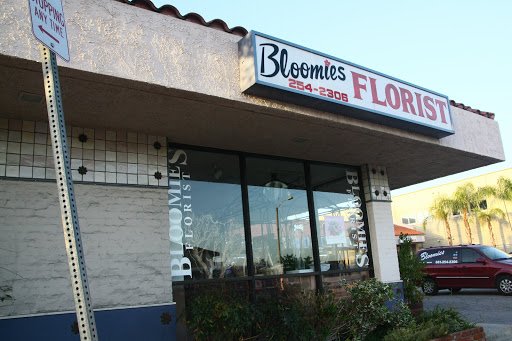 Florist «Bloomies Florist», reviews and photos, 23210 Lyons Ave, Newhall, CA 91321, USA