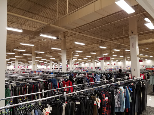 Clothing Store «Burlington Coat Factory», reviews and photos, 30 W Rand Rd, Arlington Heights, IL 60004, USA