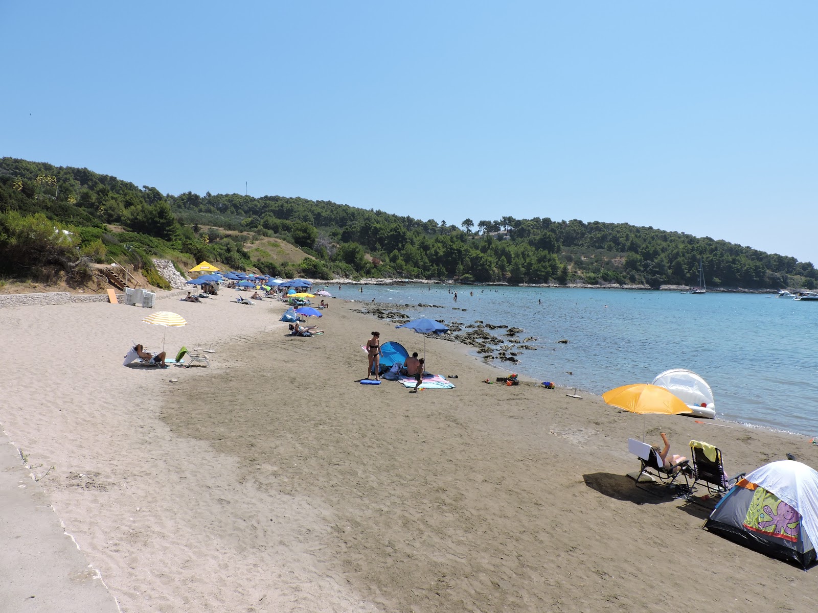 Foto van Vela Przina beach met blauw puur water oppervlakte