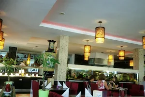 Liu Asia Restaurant Bar image