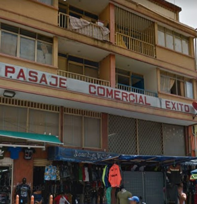 Pasaje Comercial Exito