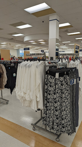 Department Store «Marshalls», reviews and photos, 3000 Grapevine Mills Pkwy, Grapevine, TX 76051, USA