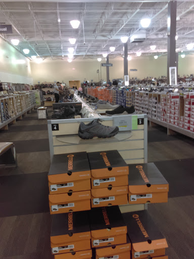 Shoe Store «DSW Designer Shoe Warehouse», reviews and photos, 1885 County Rd D E, Maplewood, MN 55109, USA