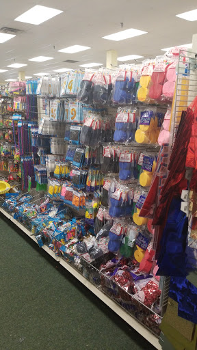 Dollar Store «Dollar Tree», reviews and photos, 10600 France Ave S, Bloomington, MN 55431, USA
