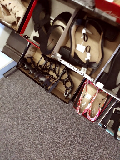 Payless ShoeSource, 29821 Ford Rd, Garden City, MI 48135, USA, 