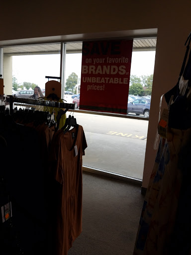 Department Store «Boston Store Clearance Center», reviews and photos, 5659 S 27th St, Milwaukee, WI 53221, USA