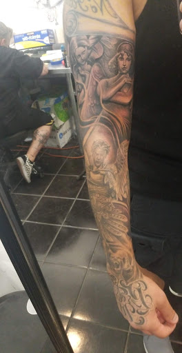 Explore jewelry tattoo ideas, creative tattoo ideas in Des Plaines, available at High Class Studio