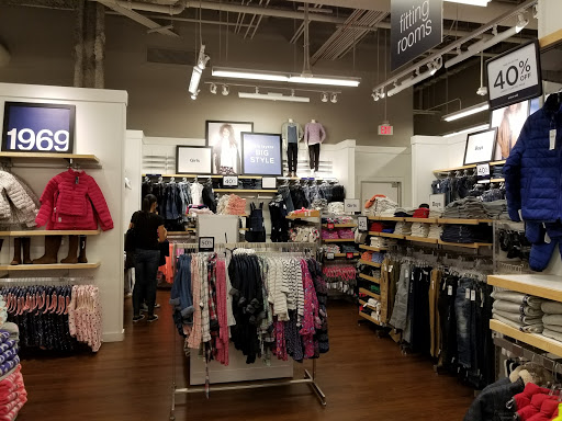 Clothing Store «Gap Outlet», reviews and photos, 55 Bay St, Long Beach, CA 90802, USA