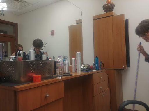 Beauty Salon «InStyle Salon & Spa Suites - Algonquin», reviews and photos, 2316 Esplanade Dr, Algonquin, IL 60102, USA