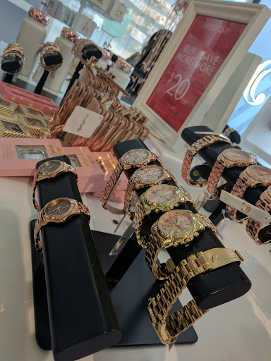 Charming Charlie, 1251 US-31, Greenwood, IN 46142, USA, 