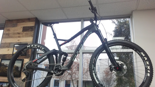 Bicycle Store «Jenson USA Bicycles», reviews and photos, 1615 Eastridge Ave, Riverside, CA 92507, USA