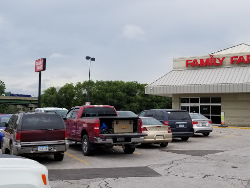 Grocery Store «Family Fare Supermarket», reviews and photos, 1801 Valley View Dr, Council Bluffs, IA 51503, USA