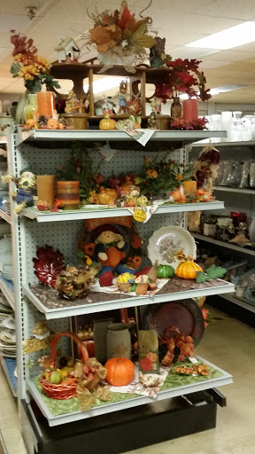 Thrift Store «H2O Help & Hope To Others», reviews and photos, 451 SE Maple St, Dallas, OR 97338, USA