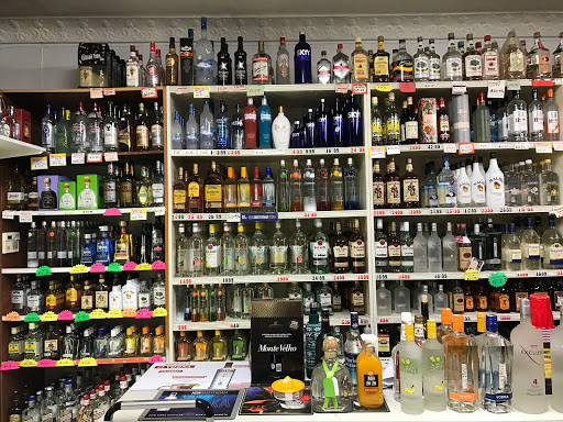 J E Liquor Store