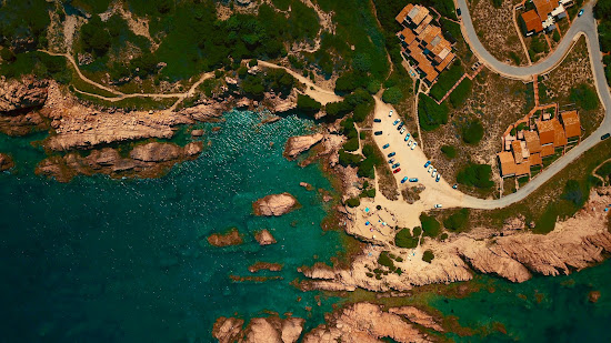 La Sorgente Beach