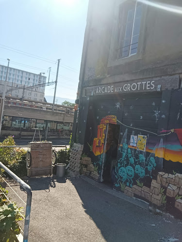 Rezensionen über L'Arcade des Grottes in Genf - Kulturzentrum