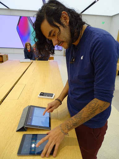 Computer Store «Apple Woodland», reviews and photos, 3195 28th St SE, Grand Rapids, MI 49512, USA