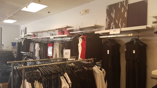 Shopping Mall «Jersey Shore Premium Outlets», reviews and photos, 1 Premium Outlet Blvd, Tinton Falls, NJ 07753, USA