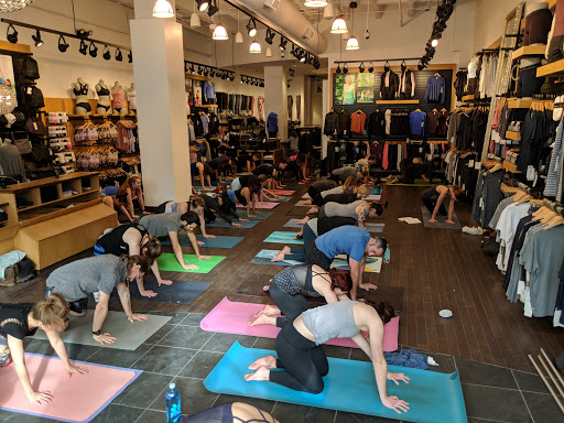 Sportswear Store «lululemon», reviews and photos, 444 Nichols Rd, Kansas City, MO 64112, USA