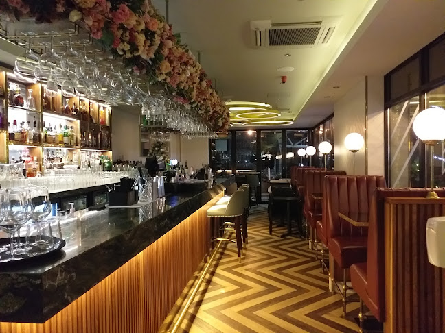 Noel’s Bar and Restaurant - Restaurant