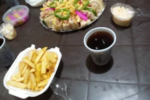 مطعم خبرة المعلم image