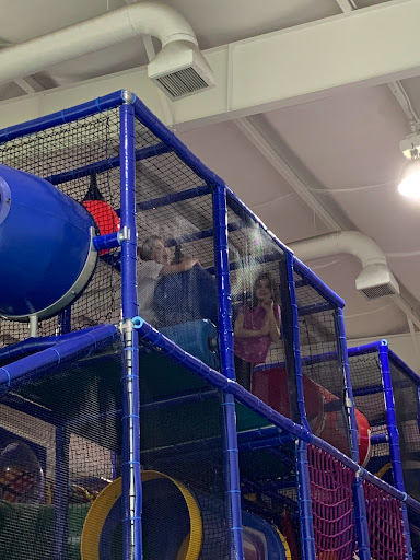 Amusement Center «Escapades Family Fun Center», reviews and photos, 4241 W Williamsburg Blvd, Muncie, IN 47304, USA