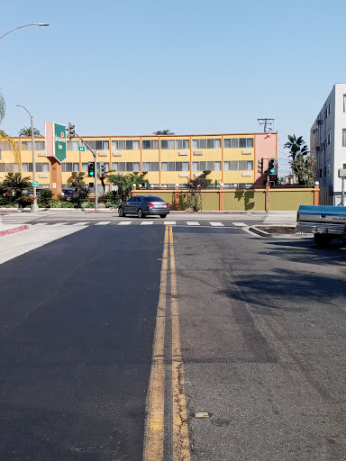 Liquor Store «Red Carpet Liquor Store», reviews and photos, 85 Alamitos Ave, Long Beach, CA 90802, USA