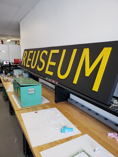 Donations Center «The Reuseum», reviews and photos